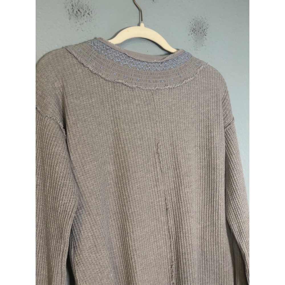 Free People Holly Henley Long Sleeve Top Waffle Knit Grey Blue Embroidered Small - Picture 9 of 11